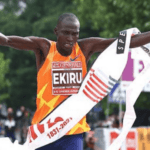 El keniata rompió la barrera del 2:03 en el maratón de Milán